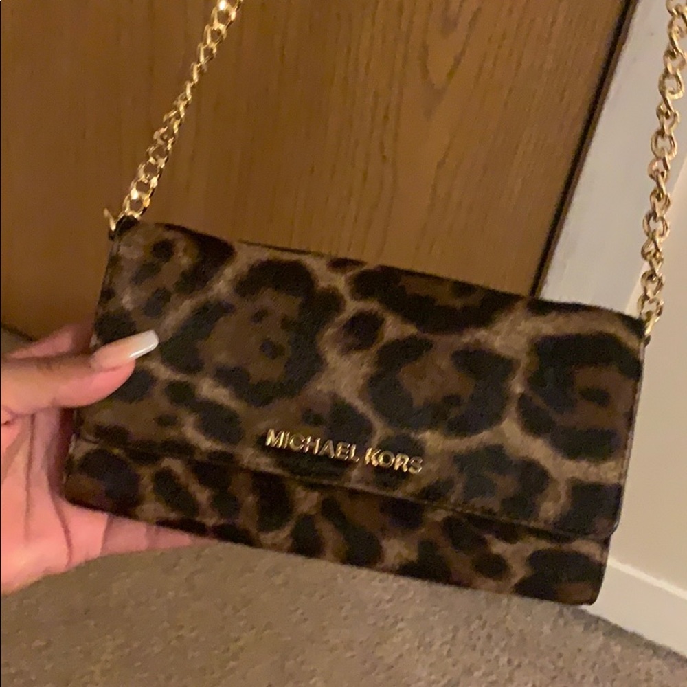 Michael Kors crossbody Wallet - Picture 3 of 6